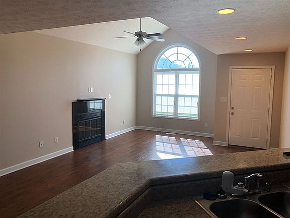 3rd image of 705 Village Creek Dr APT B