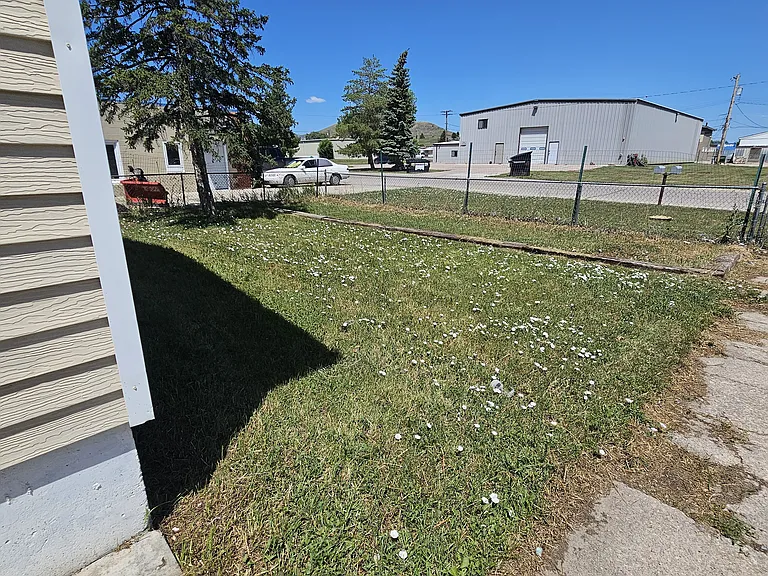 1215 E Saint Francis St — Photo 31
