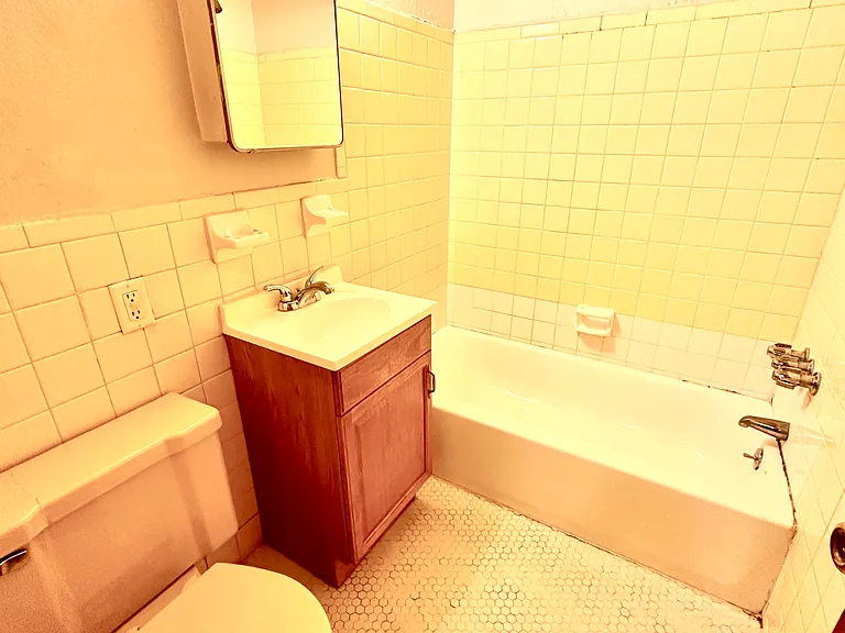 3409 Cresson St #6 — Photo 8