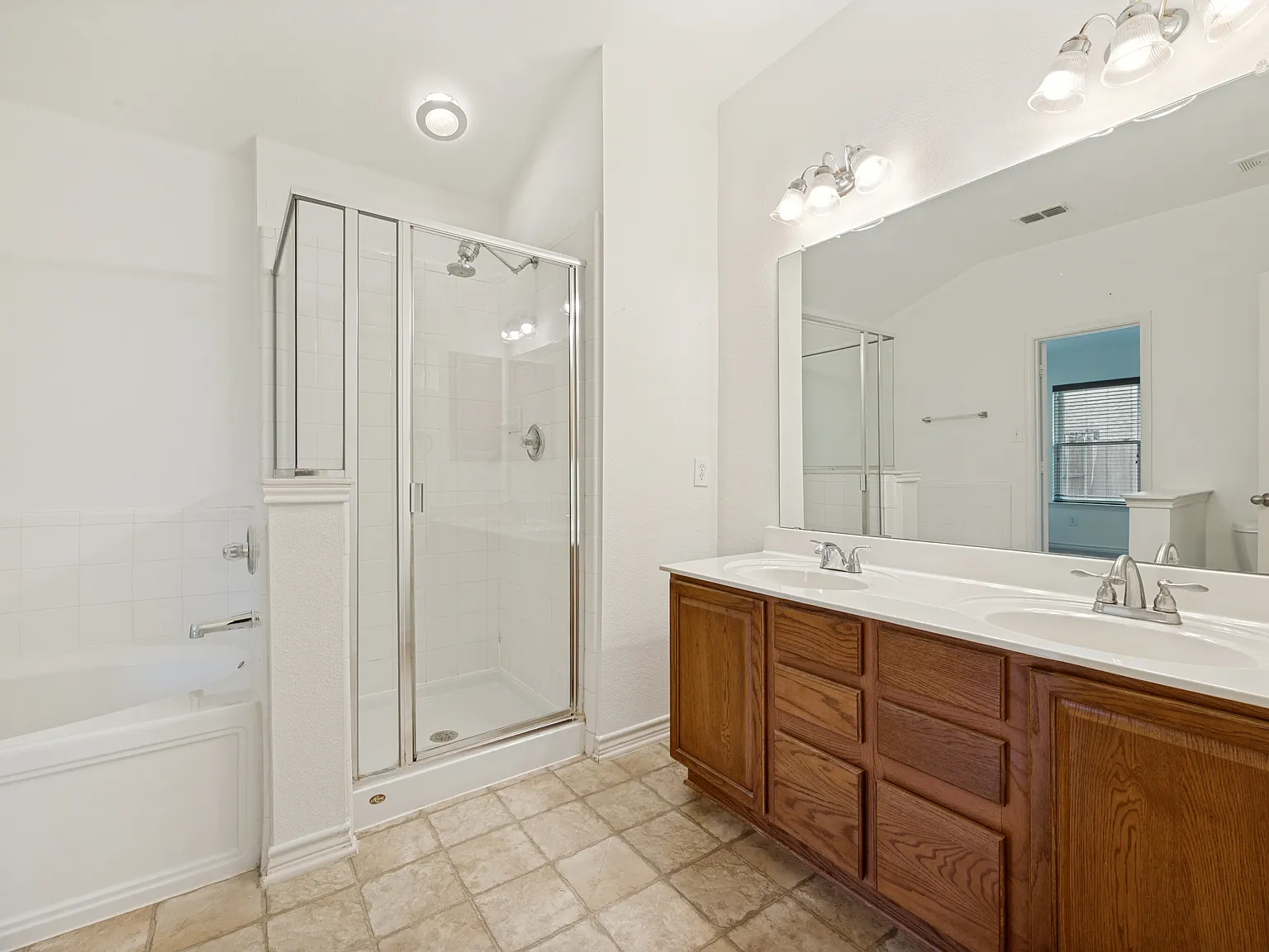 3 bed, 2082 sqft, $2,150 — Photo 1