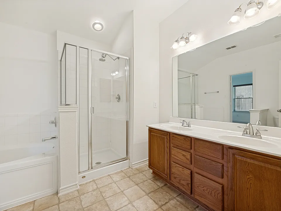 2683 Lake Ridge Dr