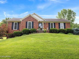 7705 Commonwealth Dr, Crestwood, KY 40014