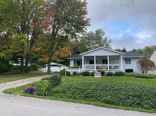 11560 E 3rd St, Conneaut Lake, PA 16316