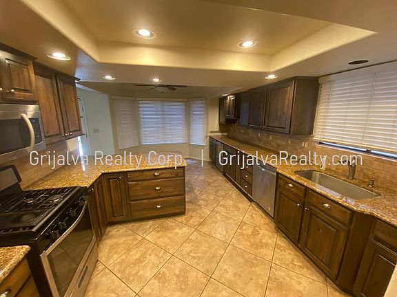 4th image of 10252 N Cape Fear Ln
