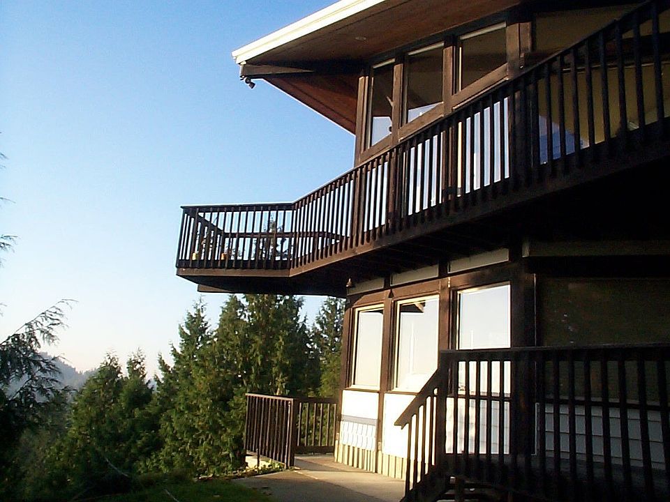 View of front deck