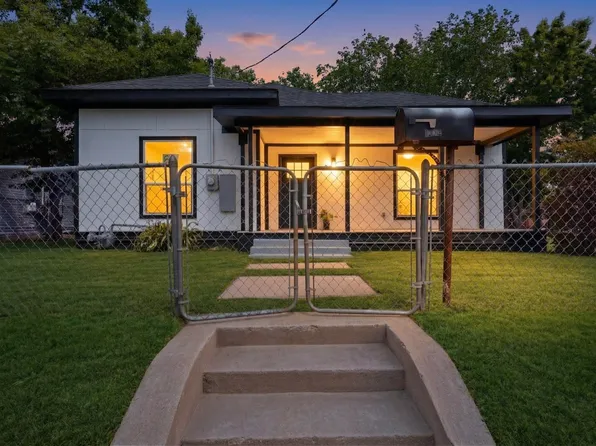 1612 Jones St, Greenville, TX 75401