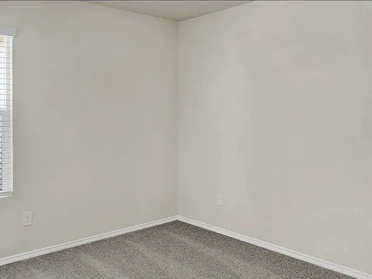 120 Brody Ln — Photo 5