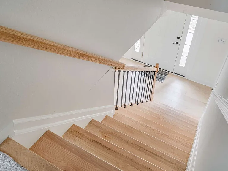 2437 Tilghman Cir — Photo 18