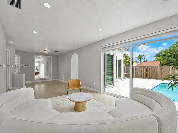5th image of 15585 SW 112th Way