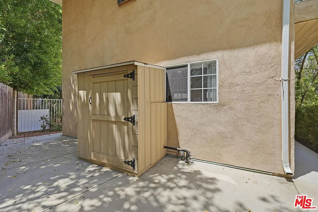 2 bed, 1.0 bath, $2,600 — Photo 3