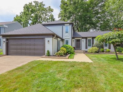 3756 River Ln, Rocky River, OH, 44116