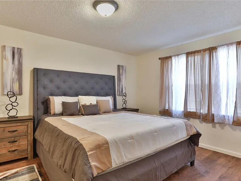 Whispering Woods Apartments — Photo 10