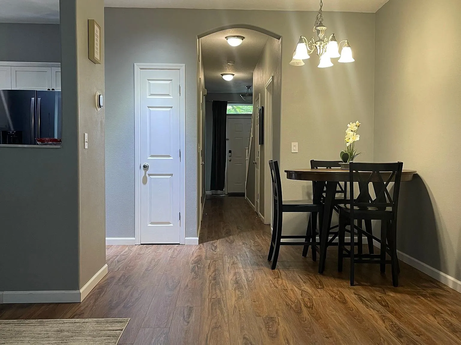 3 bed, 2.5 bath, 1500 sqft, $3,000 — Photo 2
