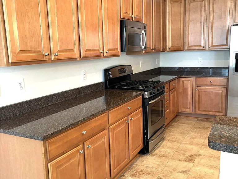 13724 Fieldstone Way — Photo 8