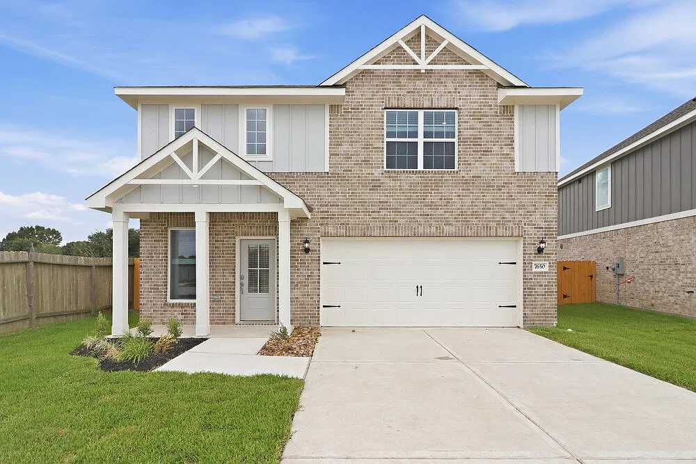 4 bed, 2.5 bath, 2339 sqft, $2,215 — Photo 1