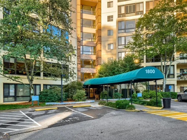1800 Clairmont Lake #218, Decatur, GA 30033
