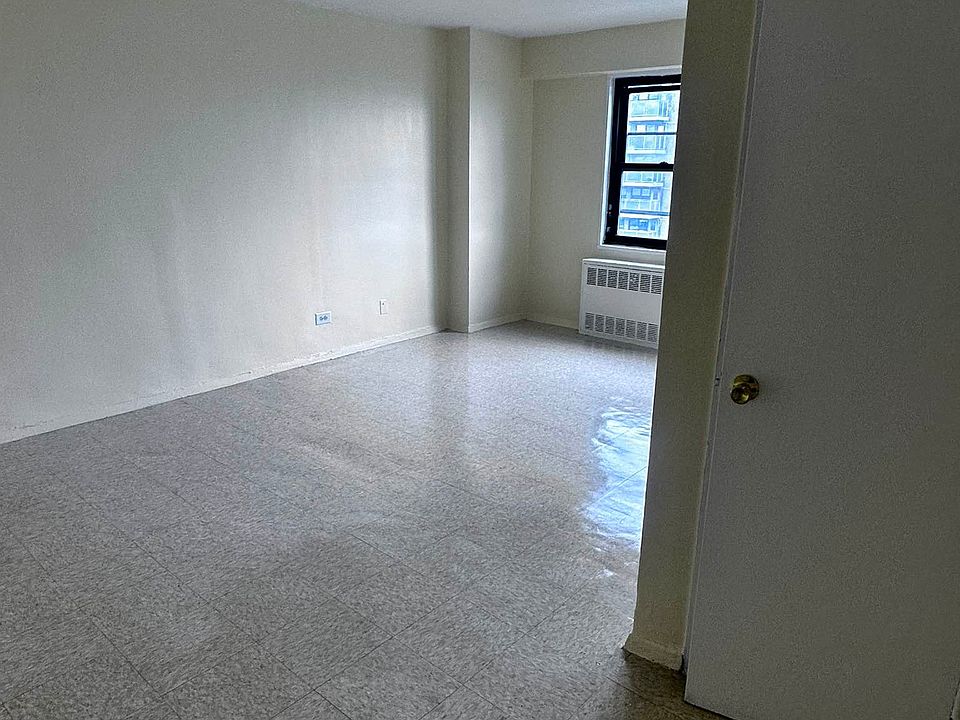 2nd image of 865 Underhill Ave #19