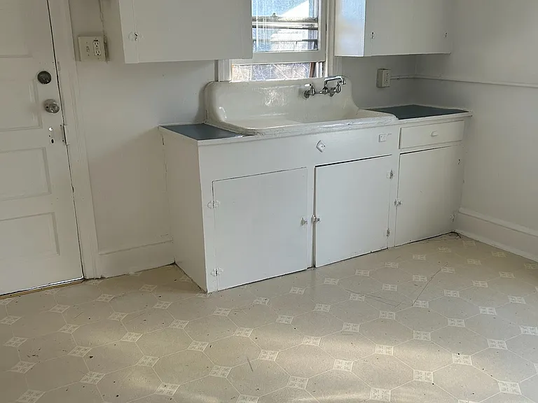 225 Summit Ave #3 — Photo 8