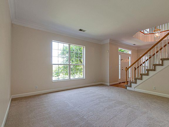 5th image of 520 Welton Ct