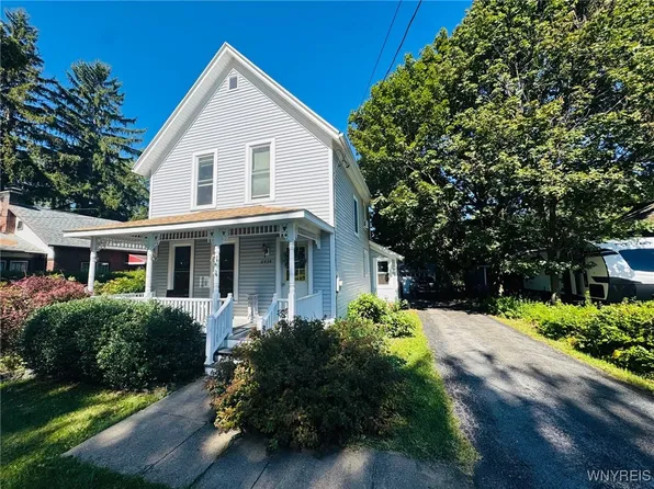 6434 Center St, Lake View, NY 14085