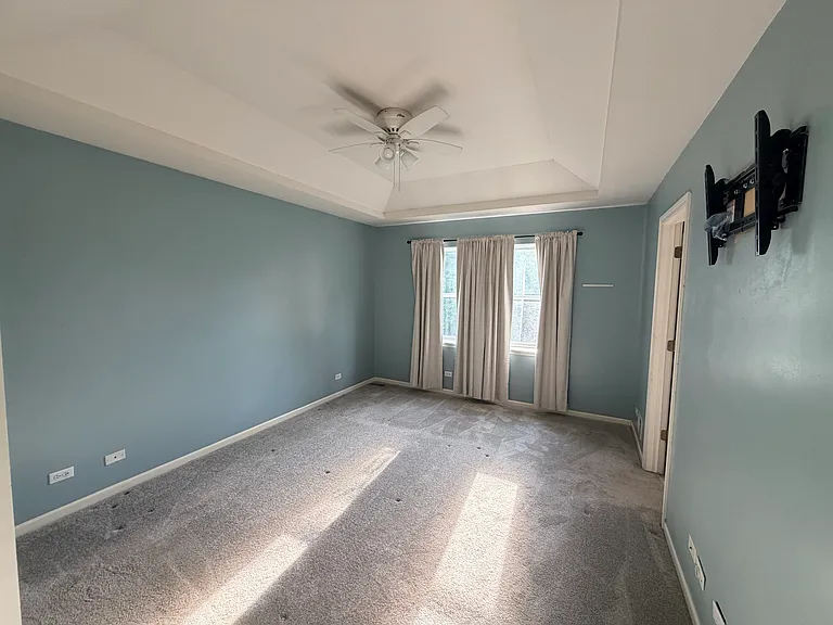 1604 Brighton Ln — Photo 6