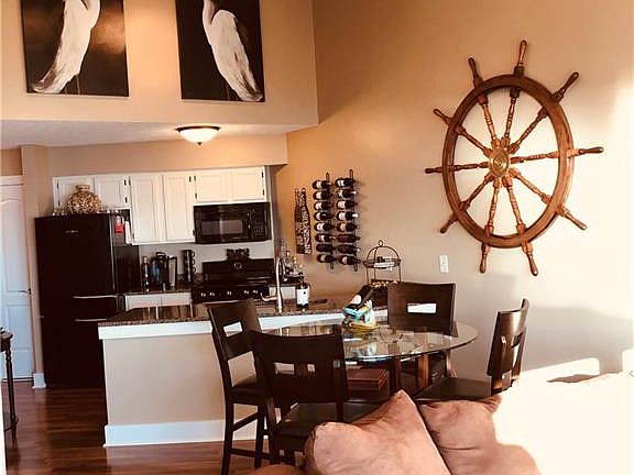 2nd image of 505 W Lakeshore Dr APT B6