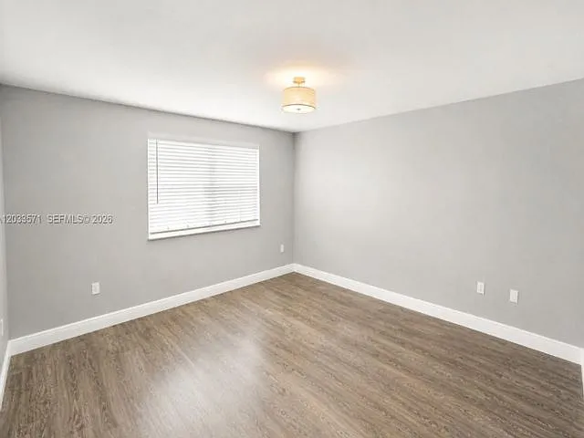 3 bed, 2.0 bath, 1392 sqft, $3,200 — Photo 4