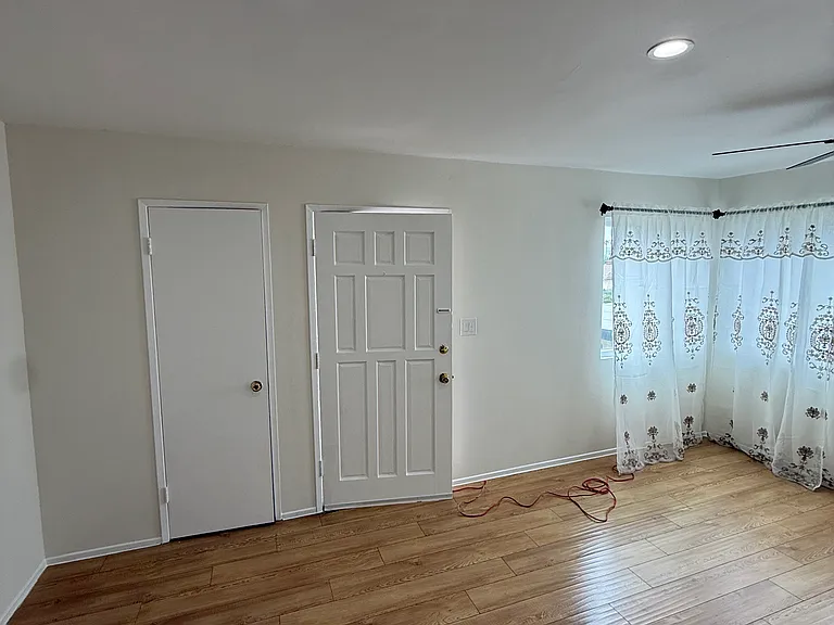1350 Torrance Blvd #D — Photo 5