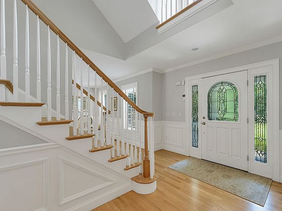 4th image of 7 Hoyt Pond Road
