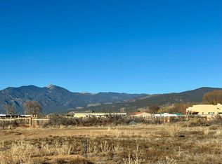 Ortiz Ln, Taos, NM 87571