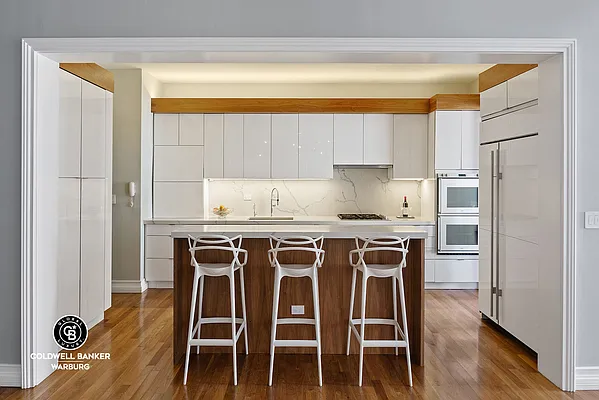 Sold by Coldwell Banker Warburg | media 4