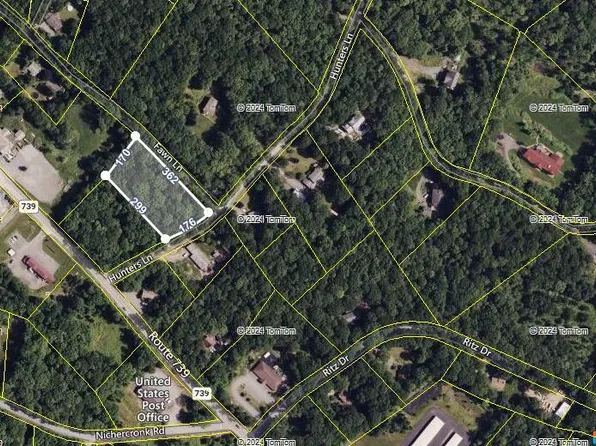 Hunters Ln, Dingmans Ferry, PA 18328