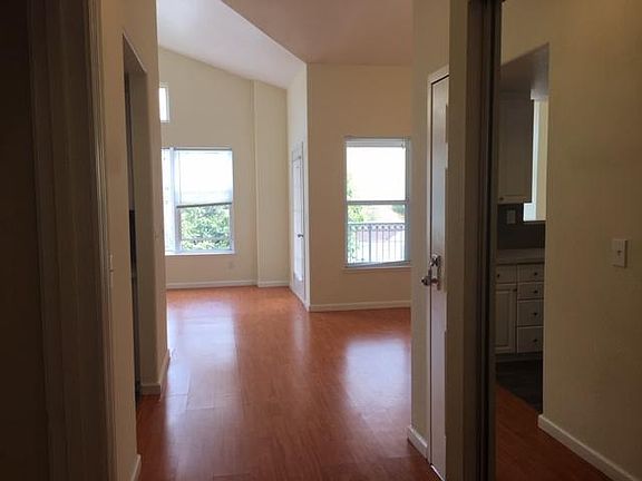 4th image of 143 Stoneridge Ln
