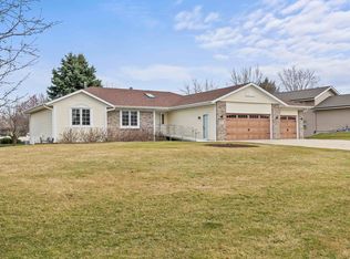 6171 Mulford Hills Dr, Loves Park, IL 61111