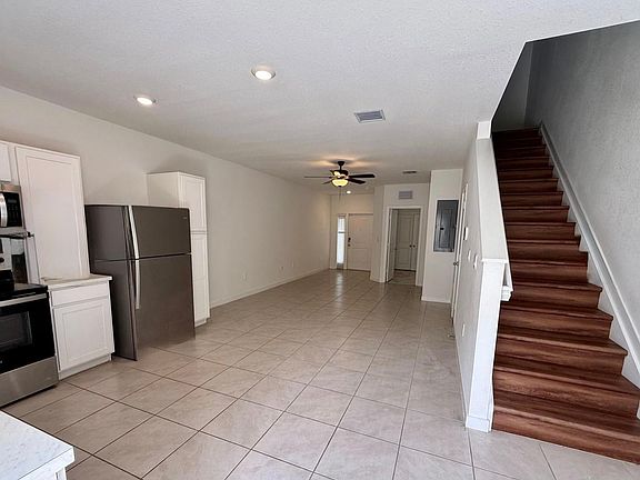 4th image of 235 NE 3rd Ct #0