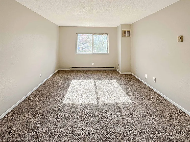 6730 Hill Ave — Photo 2