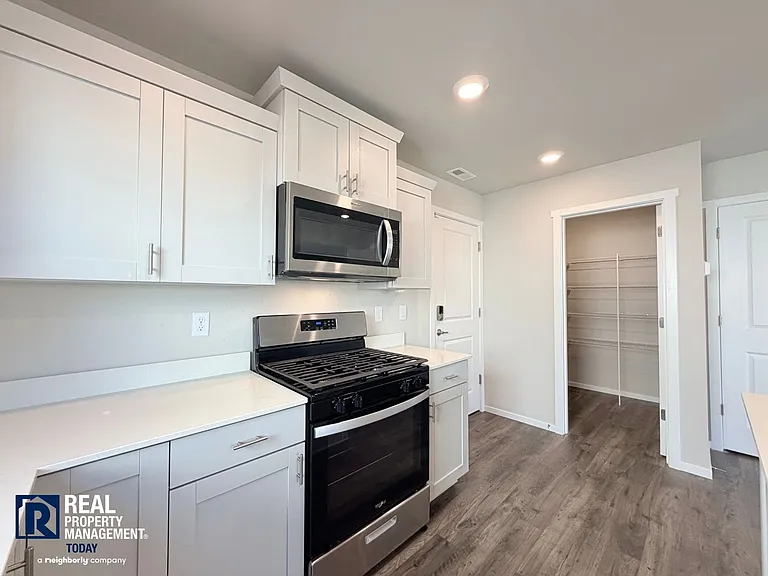 2216 Trailside Dr NE — Photo 6