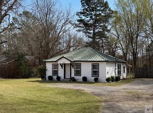 500 E Front St, Naples, TX 75568