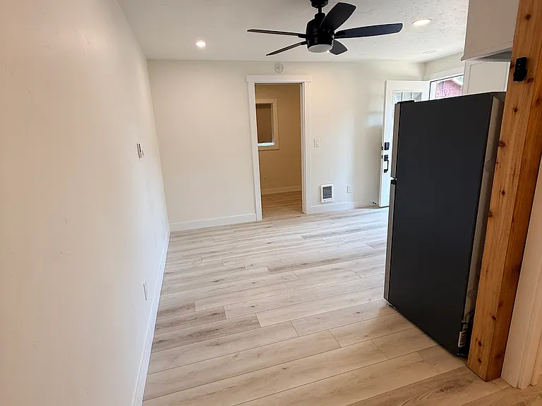 1324 NW Albany Ave #B — Photo 4