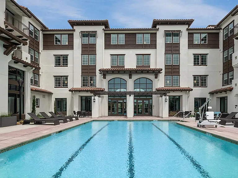 Deer Creek Apartments — Photo 41