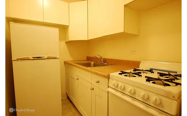 Rented by Douglas Elliman | media 13