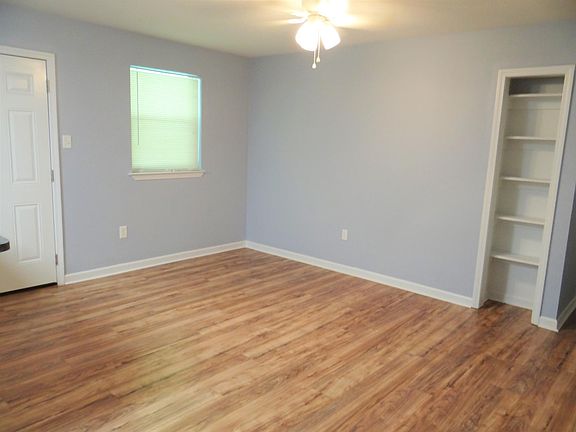 5th image of 2303 Jerlyn Dr