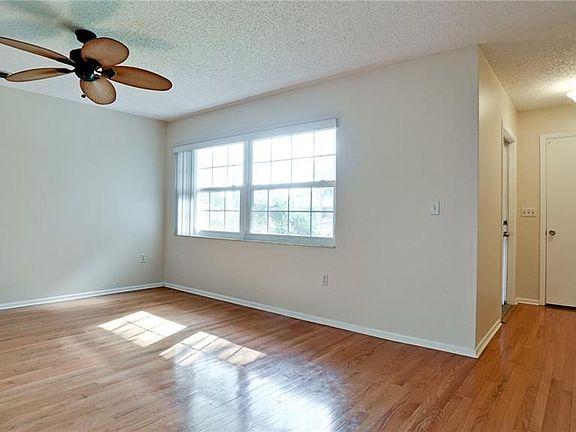5th image of 3908 24th Ave W