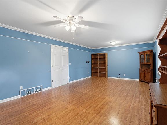 4th image of 2501 Mohawk Dr