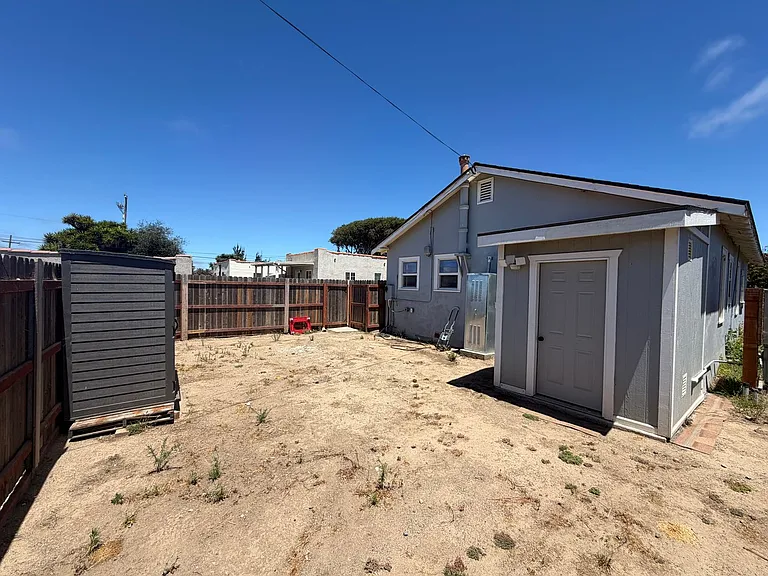 449 Tognazzini Ave — Photo 10