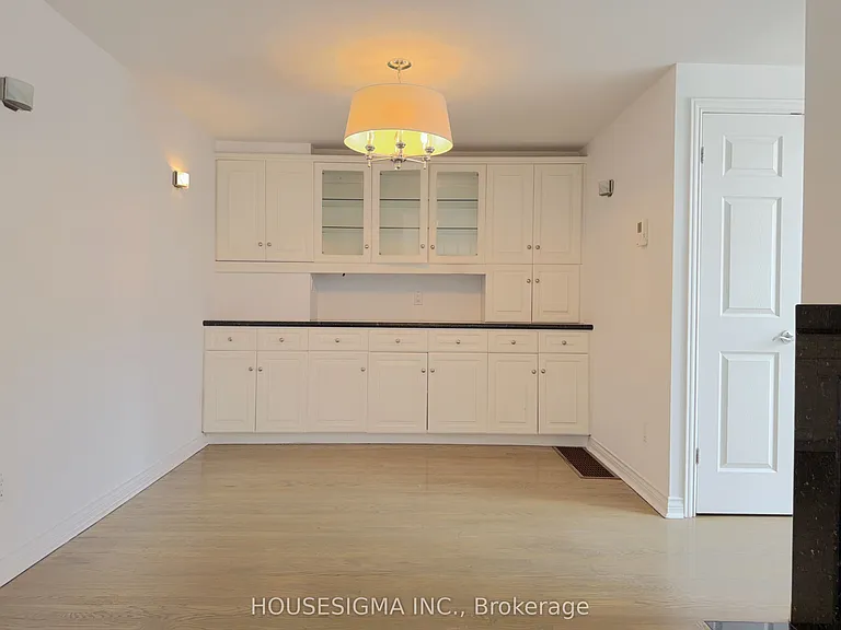 116 Cranbrooke Ave #MAIN — Photo 10