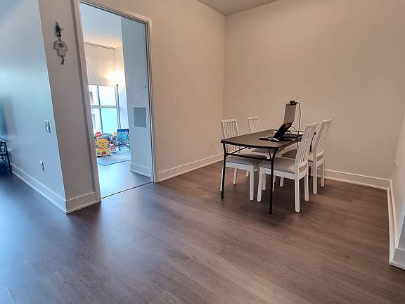 3rd image of 7608 Yonge St #408