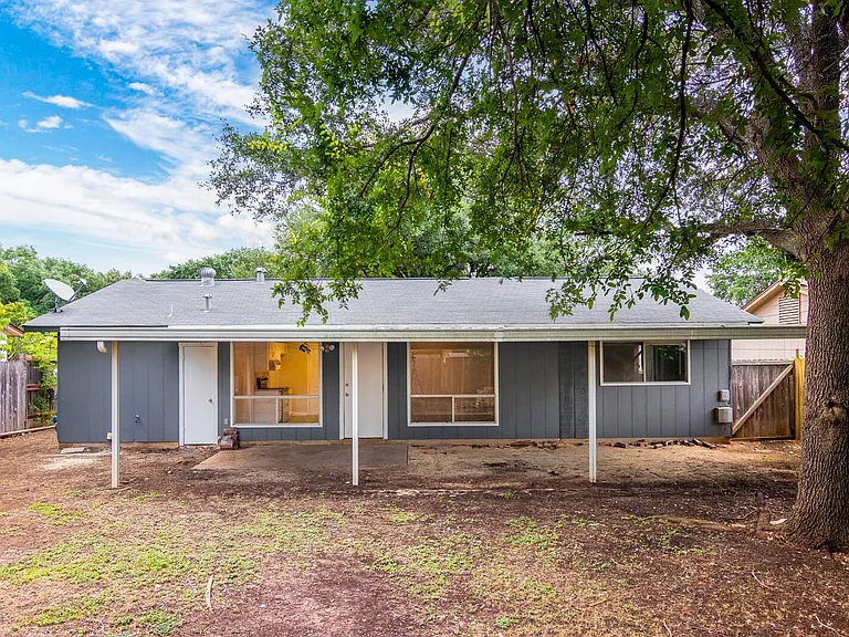 5915 Cliff Trail Dr — Photo 22