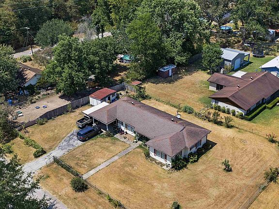 3rd image of 221 Cassity St