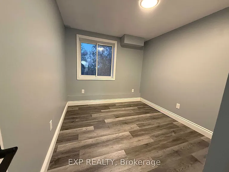 952 Dunnigan Ct #LOWER — Photo 11